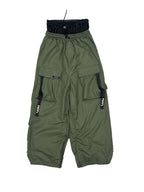 Men's snow pants by Les Odettes, Keep Money Mountain Chill Baggy snow pants, featuring a relaxed fit and winter-ready material.
