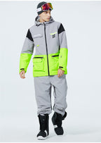 Men's Arctic King winter sport snowboard suit from Les Odettes, includes jacket and pants, designed for snowboarding and cold weather.