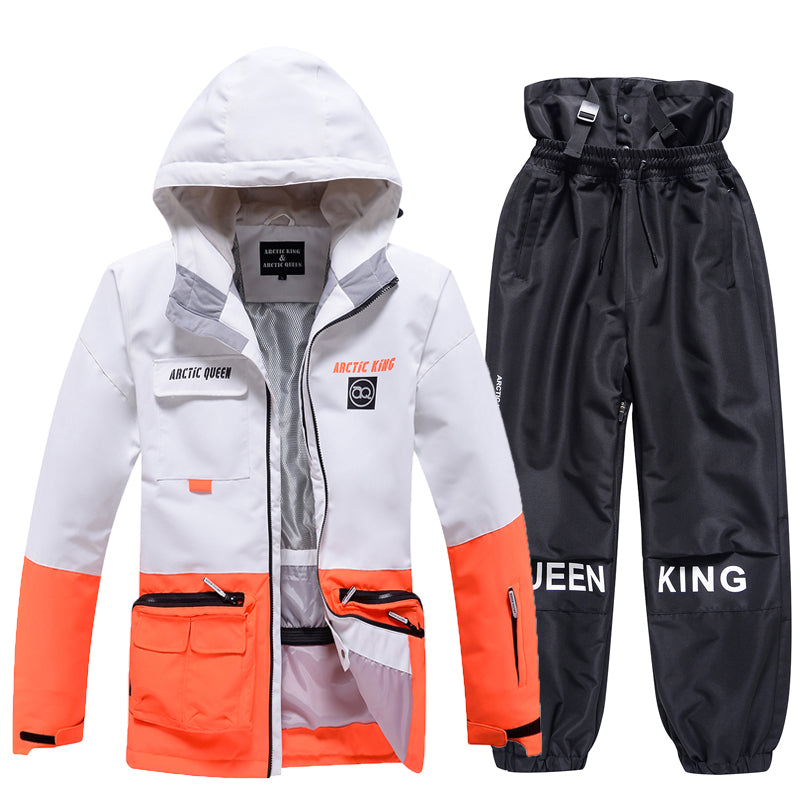 Men's Les Odettes Arctic King winter snowboarding suit with jacket and pants set, designed for winter sports and freestyle snowboarding.
