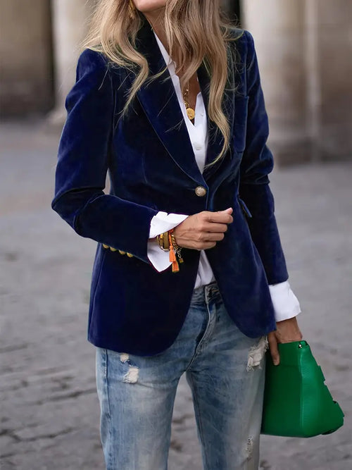 Les Odettes Carole™ velvet blazer in elegant navy, featuring tailored fit and classic lapel, styled on a model.