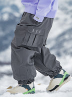 Men's Les Odettes Rabbit Snow StreetFlow cargo snow pants with a relaxed fit, featuring a baggy style and snow-resistant fabric.
