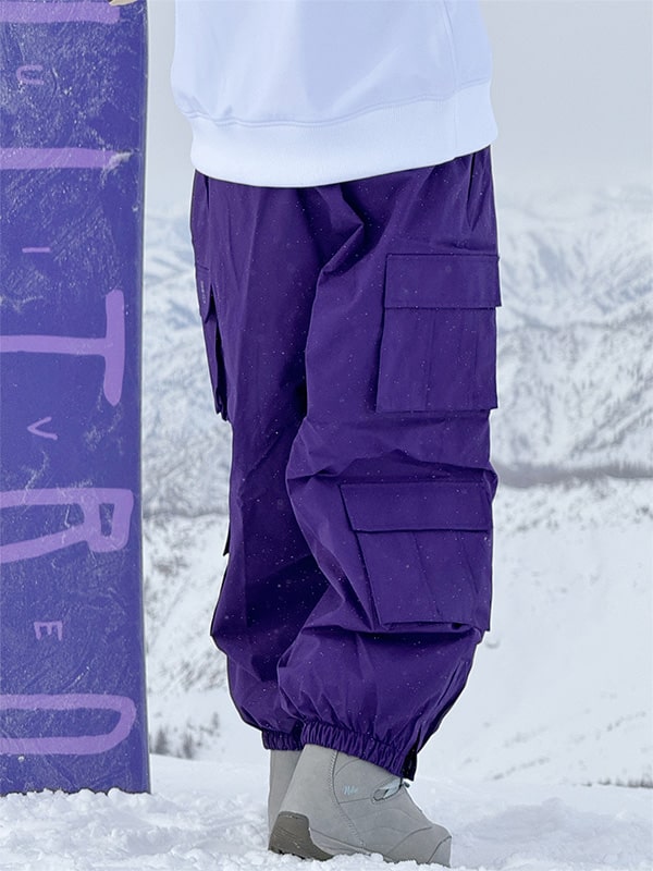 Men's Les Odettes snowboard pants in rabbit snow prime cargo baggy style, featuring waterproof fabric and multiple pockets.
