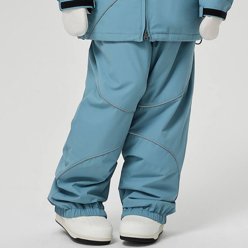 Men's ASHGREEN Winter Peak IcePro snowboarding pants by Les Odettes, insulated snowboard pants with waterproof features.