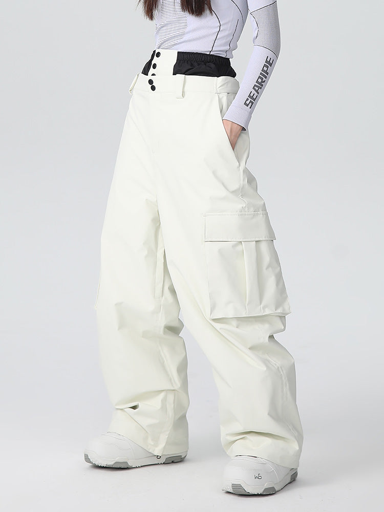 Women's Les Odettes snow pants, durable mountain pro all-function baggy snow pants with waterproof material and adjustable waist.