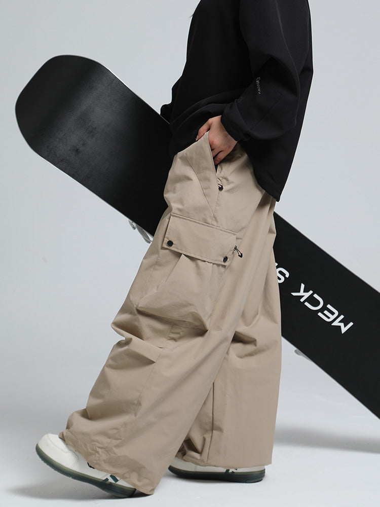 Men's Gsou Snow Mountain Chill freestyle baggy snowboarding pants by Les Odettes, featuring a relaxed fit and snow-resistant fabric.