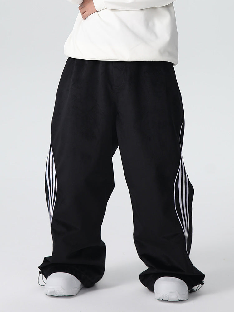 Men's Searipe Unisex Oversize Fleece ChillTech Baggy Snow Pants by Les Odettes, showing the relaxed fit and fleece-lined design.