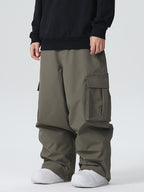 Men's Les Odettes Searipe durable mountain snow pants with all-function baggy design for snowboarding or winter outdoor activities.