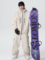 Men's Searipe durable mountain snowboard suit by Les Odettes, featuring waterproof fabric and insulated design for all-weather snowboarding.