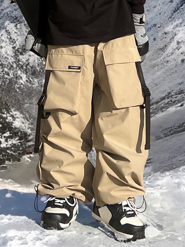 Men's Les Odettes snow pants with a baggy fit, designed for winter snowboarding or skiing, featuring a durable, insulated style.