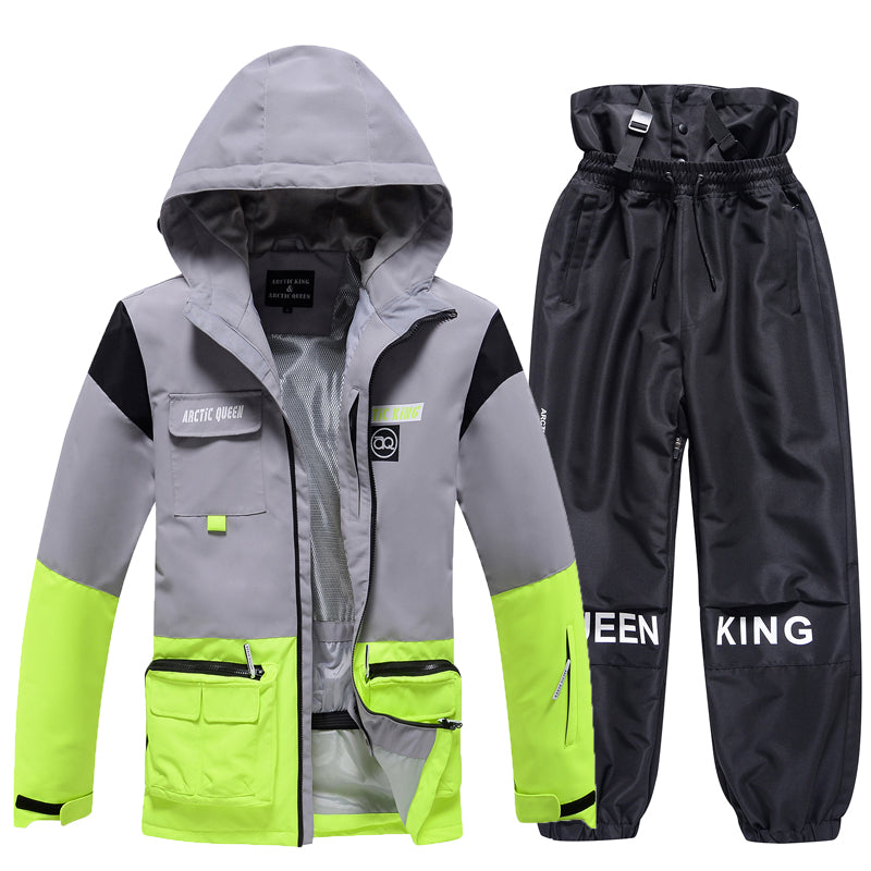 Men's Les Odettes Arctic King winter snowboard suit with insulated jacket and pants set for winter sports and snowboarding.