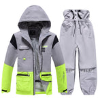 Men's Arctic King winter sport snowboard suit by Les Odettes, includes snow jacket and pants set for men, suitable for freestyle snowboarding.