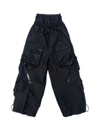 Men's Les Odettes snow pants with a relaxed fit, mountain chill design, and baggy style, ideal for winter outdoor activities.