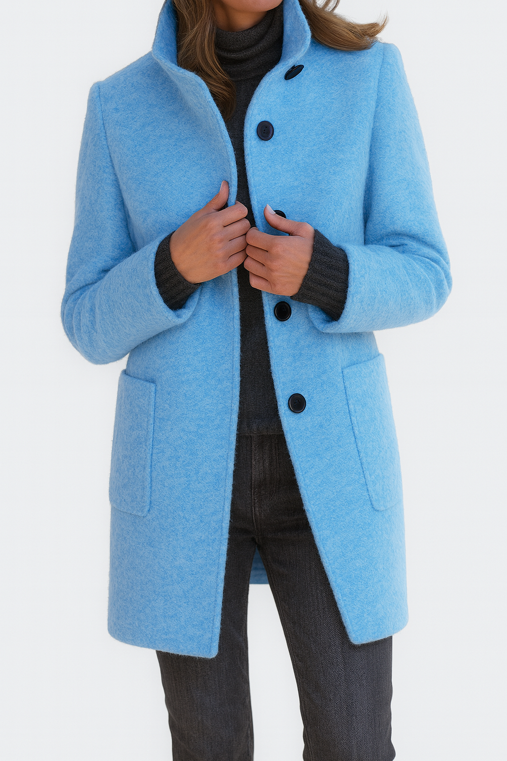 Les Odettes Camila™ women's coat in classic beige, tailored fit with a collar and button closure, displayed on a mannequin.