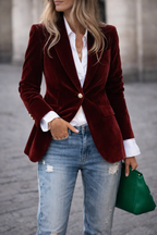 Elegant velvet blazer by Les Odettes, featuring a tailored fit and classic design in a rich, luxurious fabric.