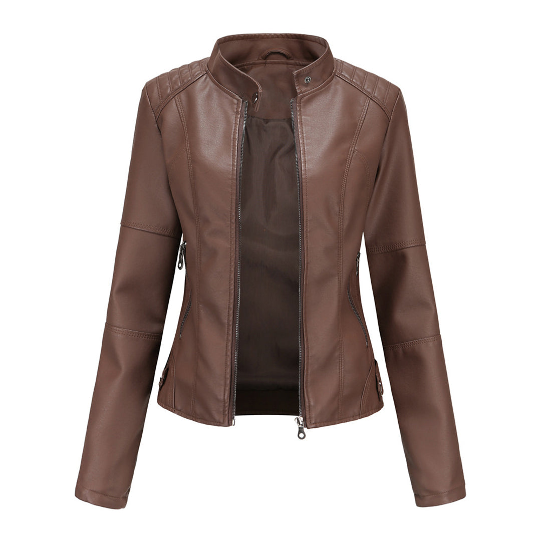 Les Odettes Zyra™ modern jacket in coffee color, featuring a sleek design and stylish fit, shown on a model.