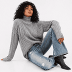 Elegant Women’s Knit Sweater – Classic Round Neck Style