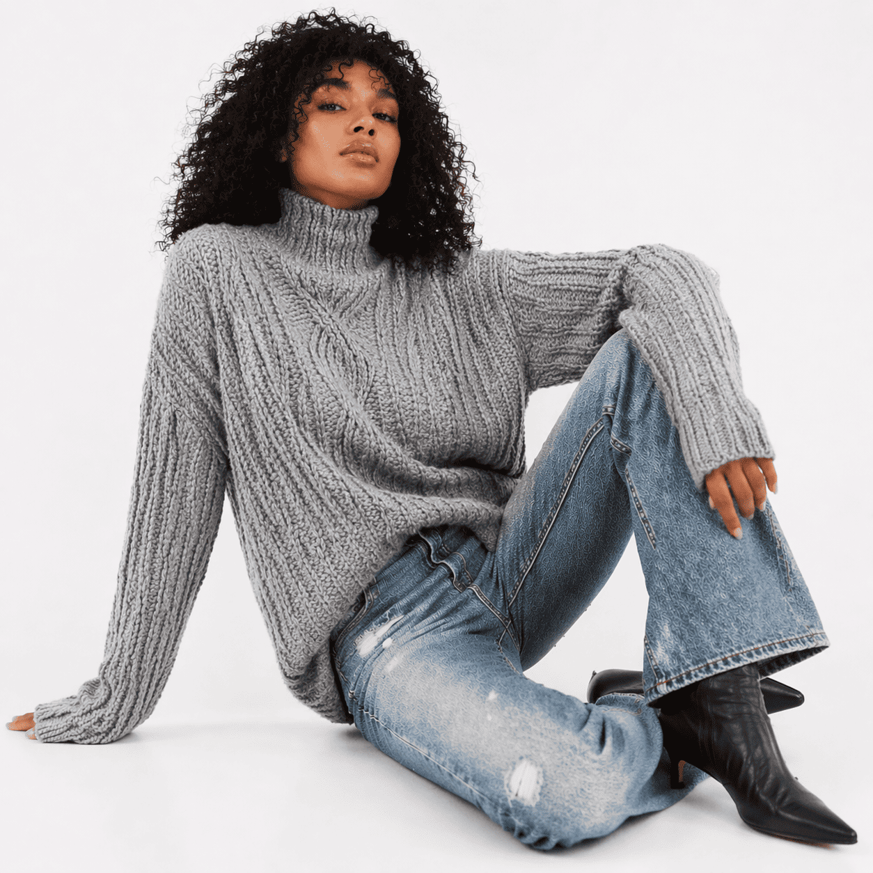 Elegant Women’s Knit Sweater – Classic Round Neck Style