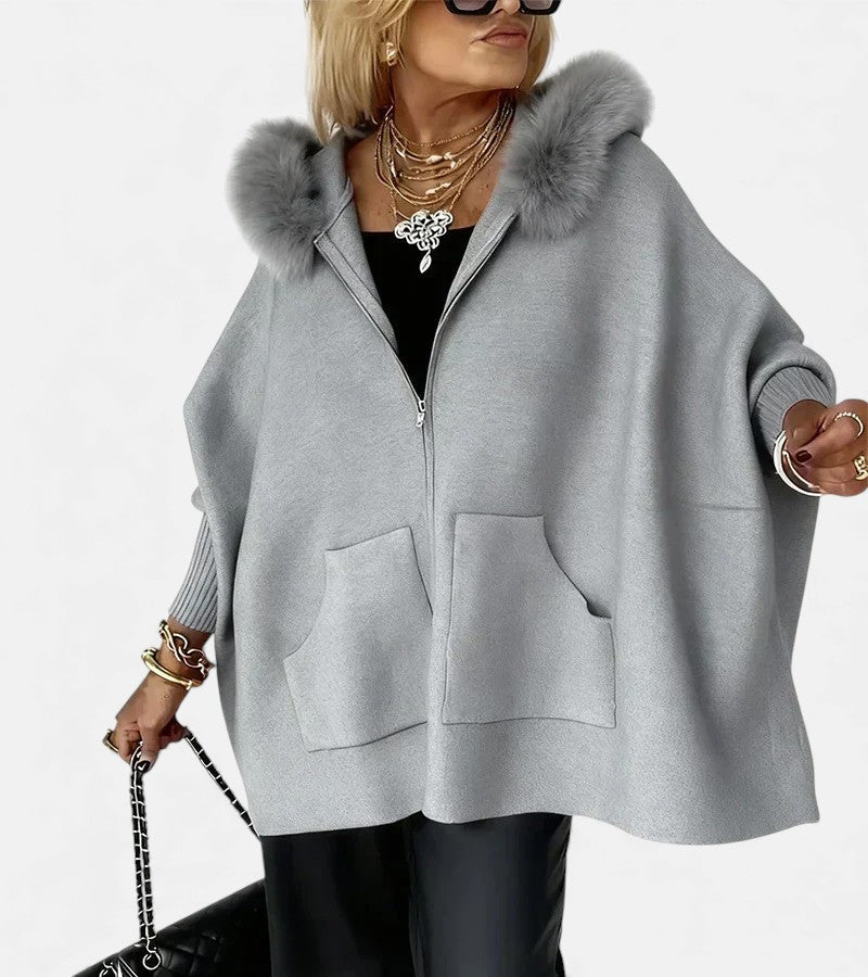 Les Odettes Irene™ casual hooded coat in soft fabric, featuring a relaxed fit and adjustable hood for stylish comfort.