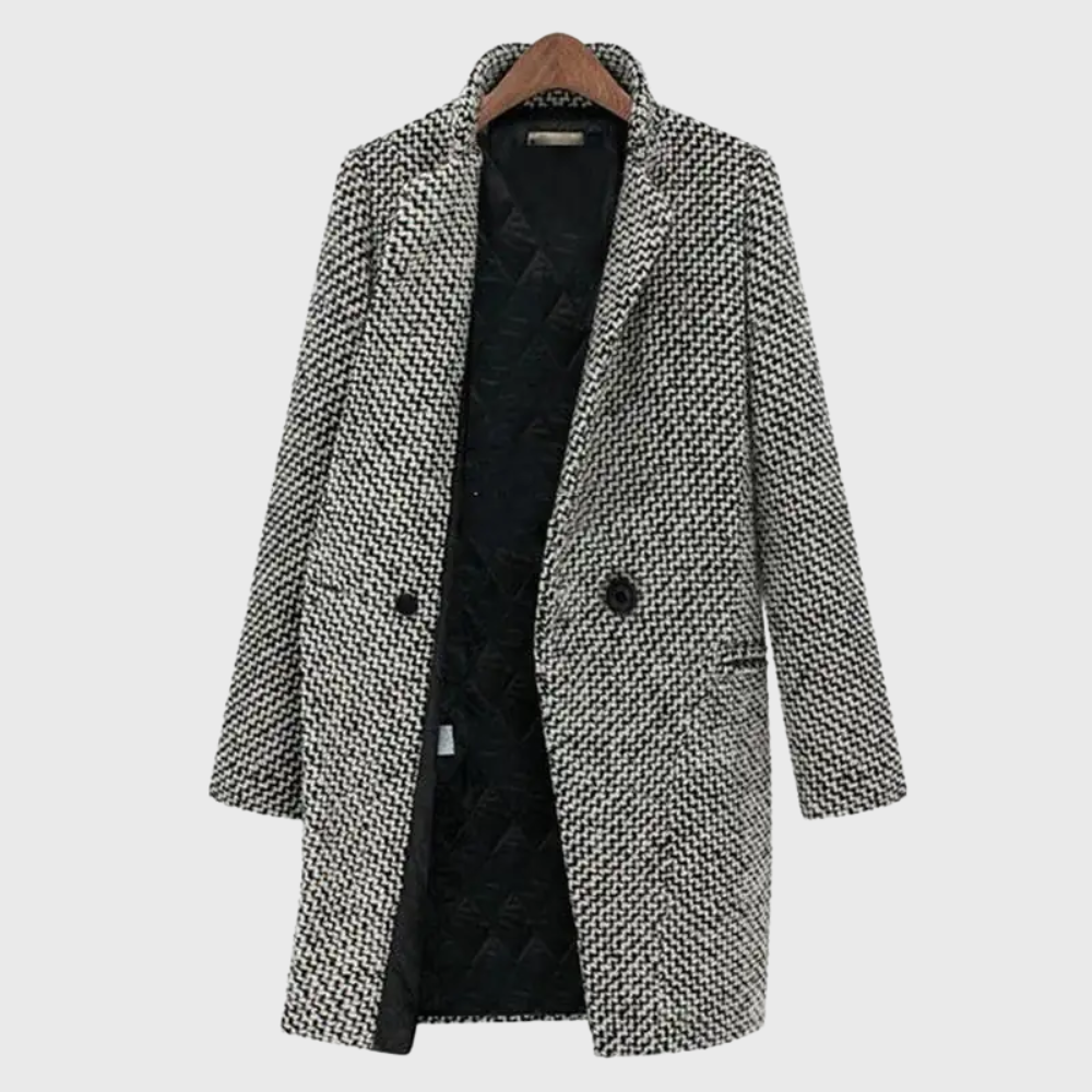 Les Odettes Herlie™ warm winter coat in a cozy, insulated design with a hood and stylish details for cold weather.