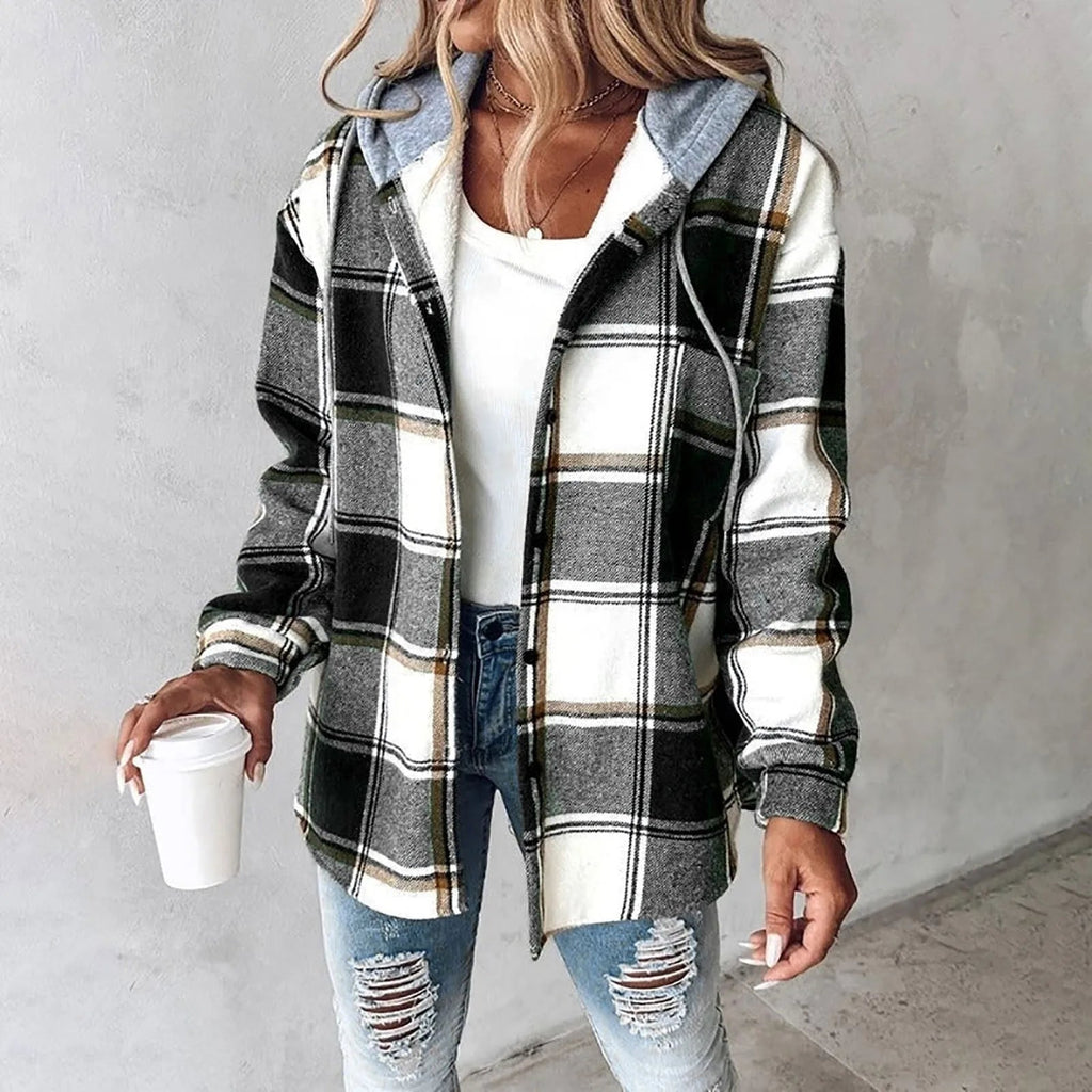 Les Odettes Carmen checkered lined women's cardigan featuring a stylish pattern and cozy design, perfect for casual wear.