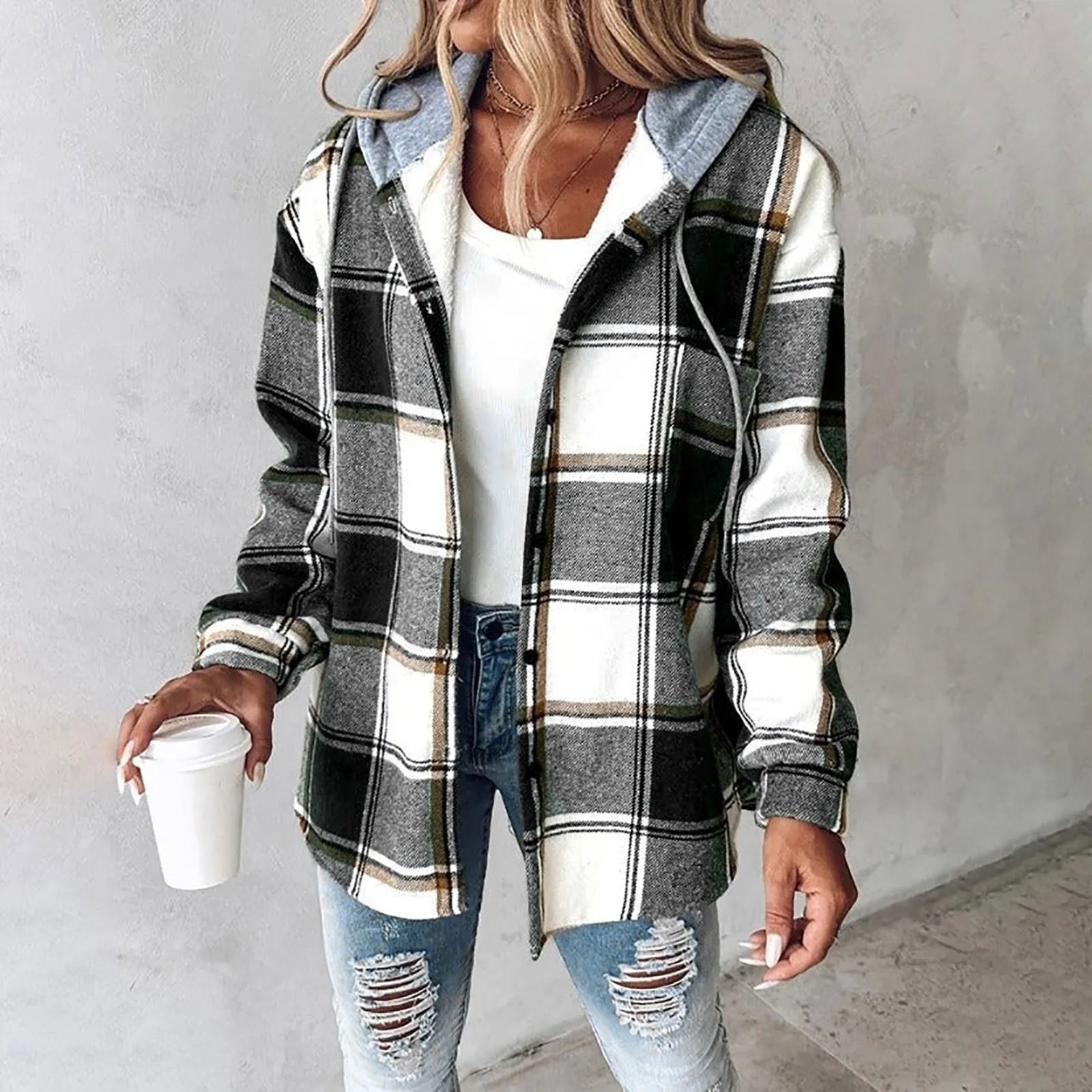 Les Odettes Carmen checkered lined women's cardigan featuring a stylish pattern and cozy design, perfect for casual wear.