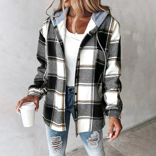 Les Odettes Carmen checkered lined women's cardigan featuring a stylish pattern and cozy design, perfect for casual wear.