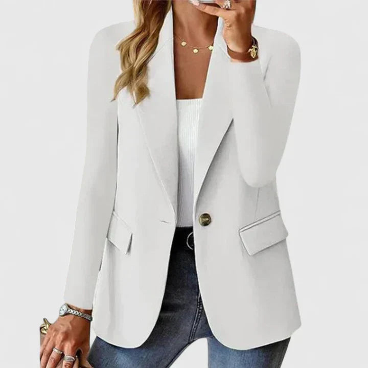 Les Odettes Grace™ elegant blazer in a tailored fit, shown in a square image highlighting the sleek design and classic style.