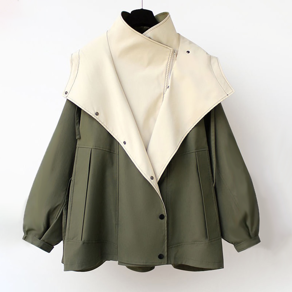 Les Odettes Aurelia™ windbreaker jacket in lightweight fabric, shown with a front view and adjustable hood.