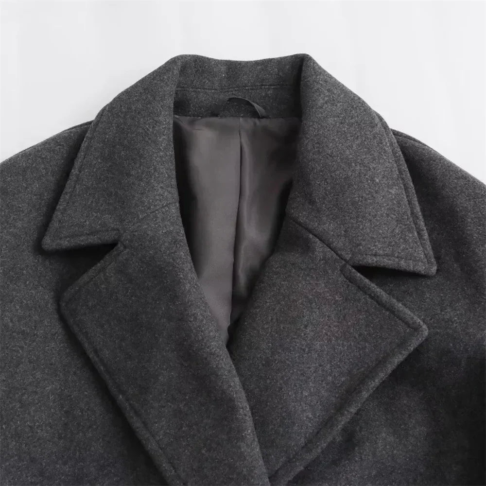 Ramona™ elegant coat by Les Odettes, soft and loose long winter jacket with a versatile casual design for women.