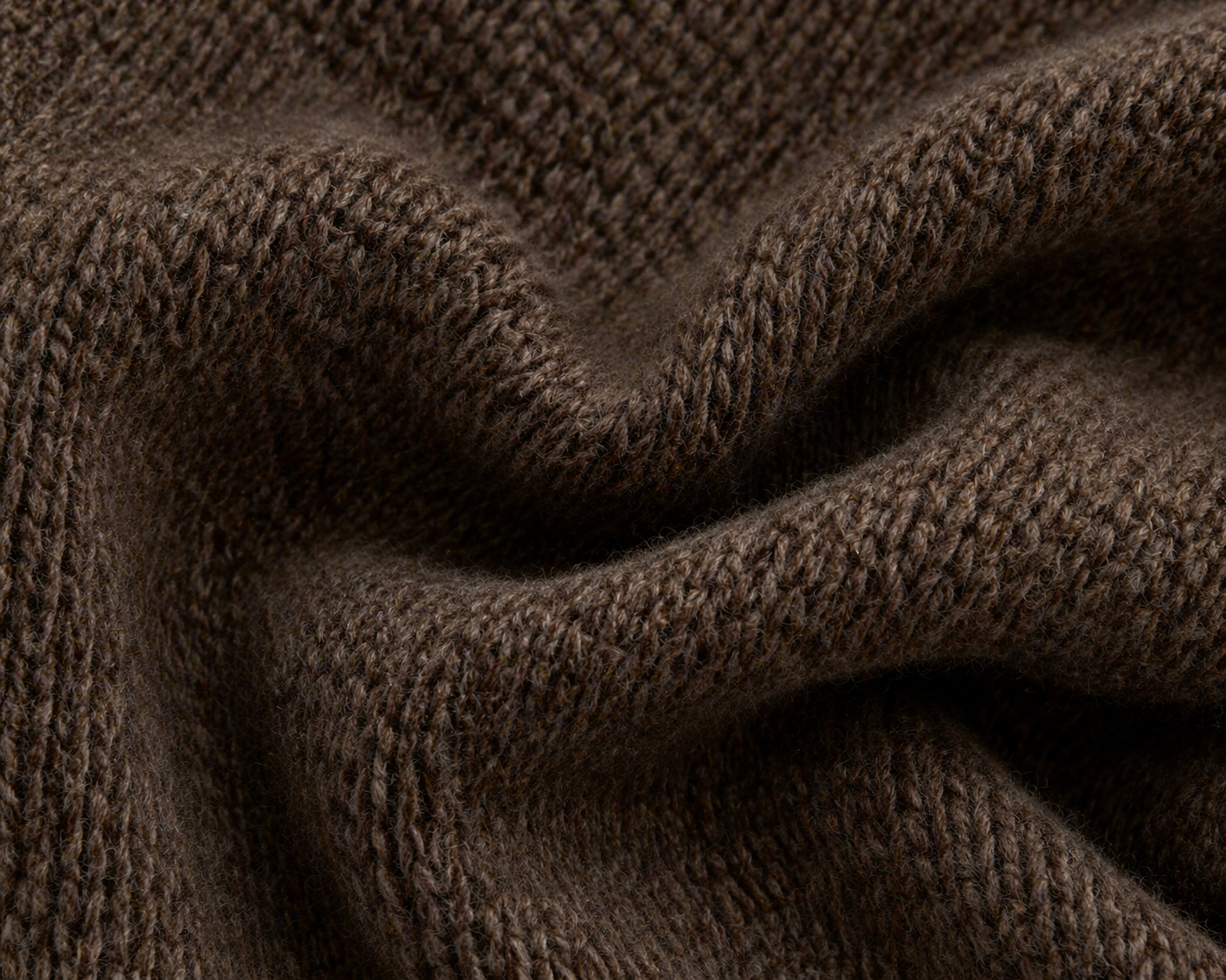 Women’s Oversized High-Neck Knit Sweater – Relaxed Winter Layer