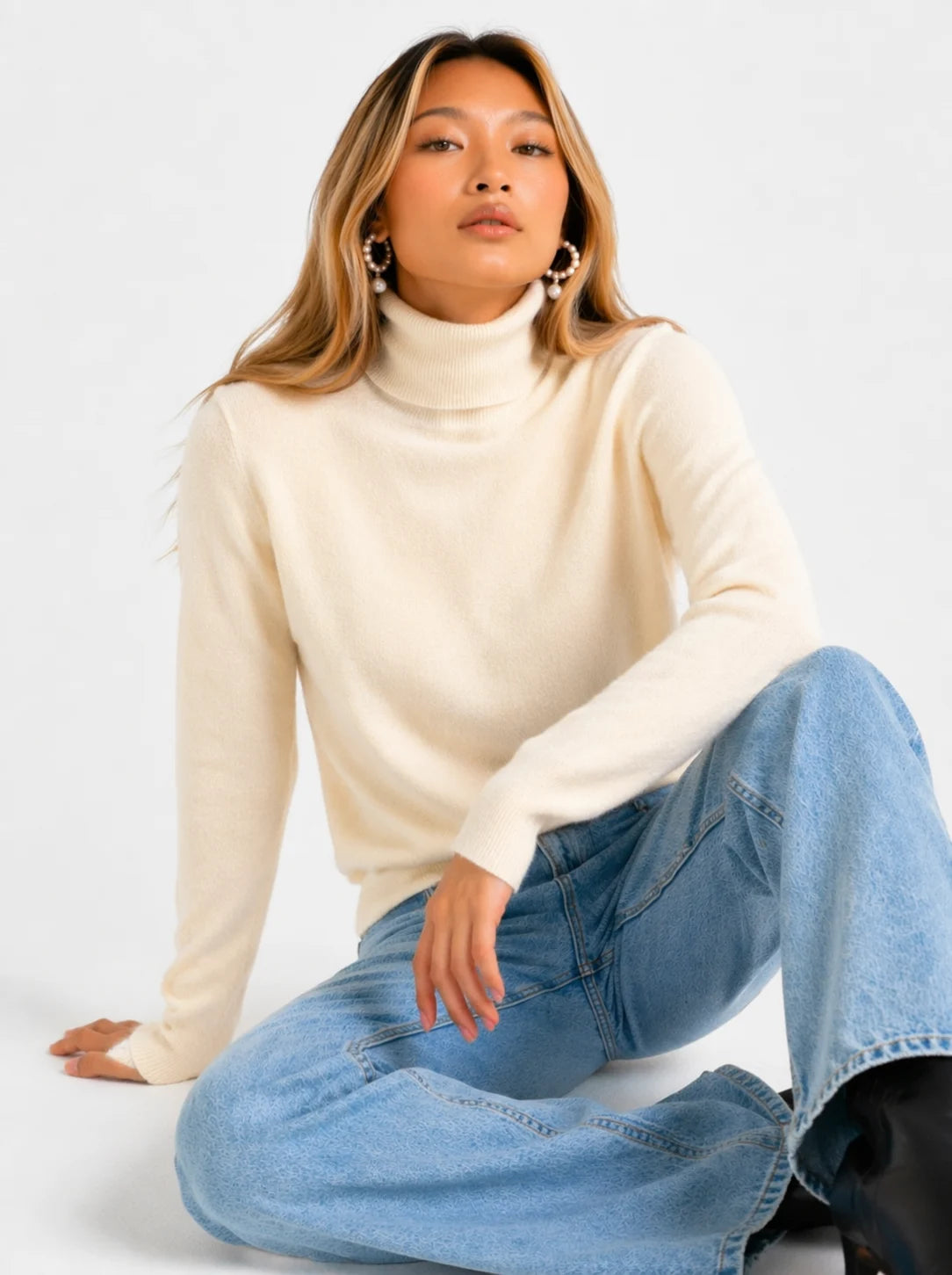 Women’s Fine-Knit Turtleneck Sweater – Slim Hip-Length Fit