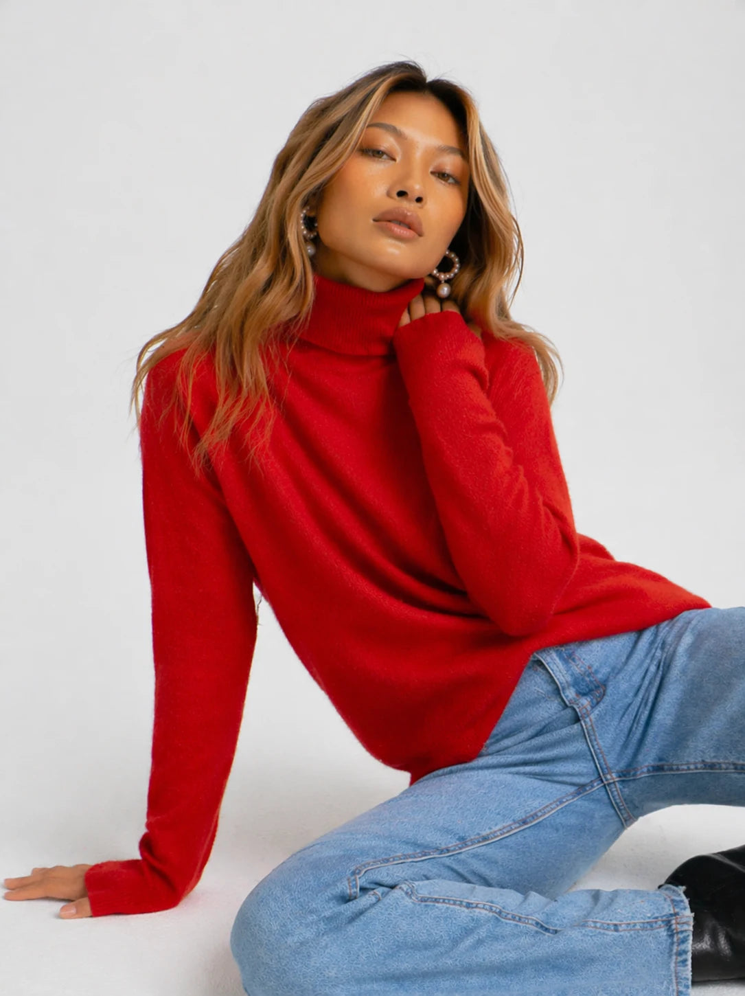 Women’s Fine-Knit Turtleneck Sweater – Slim Hip-Length Fit