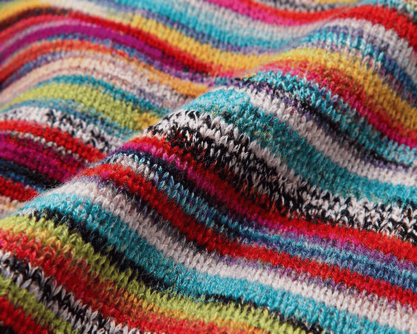 Women’s Striped Crew Neck Sweater – Horizontal Pattern Knit