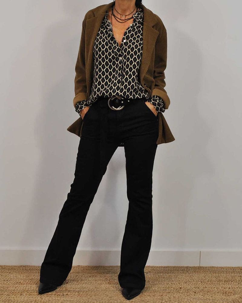 Women’s Solid V-Neck Relaxed Fit Everyday Blouse