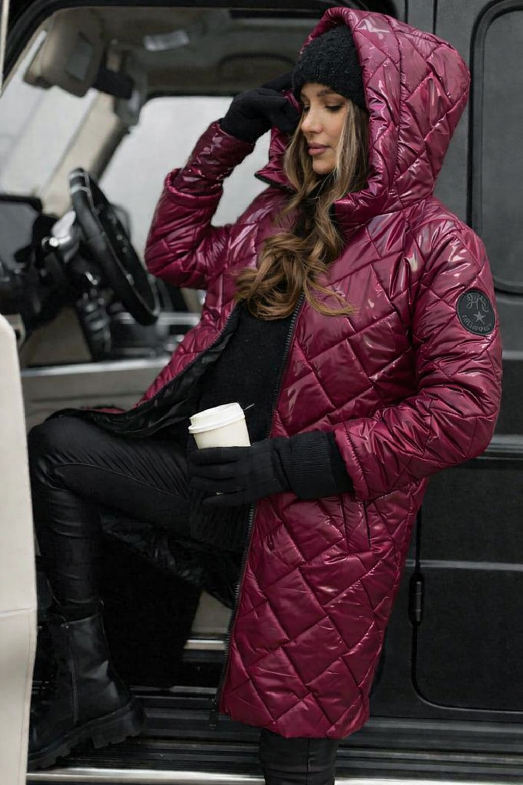 Riley™ quilted coat by Les Odettes featuring a sleek design, padded exterior, and stylish collar for warmth and fashion.