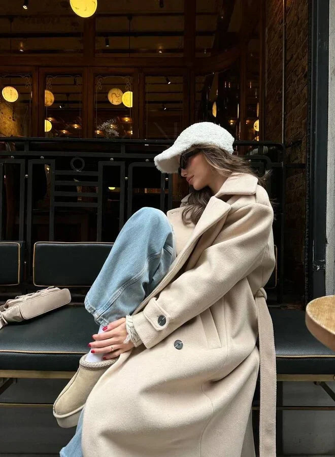 Ramona™ Elegant Coat by Les Odettes, stylish women's fashion mantel with a chic, tailored design and classic silhouette.