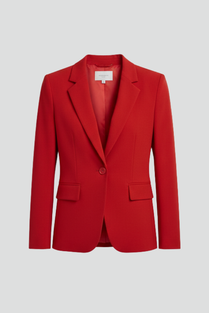 Marisol women's blazer with notched lapel and long sleeves, stylish tailored blazer by Les Odettes, suitable for professional or casual wear.