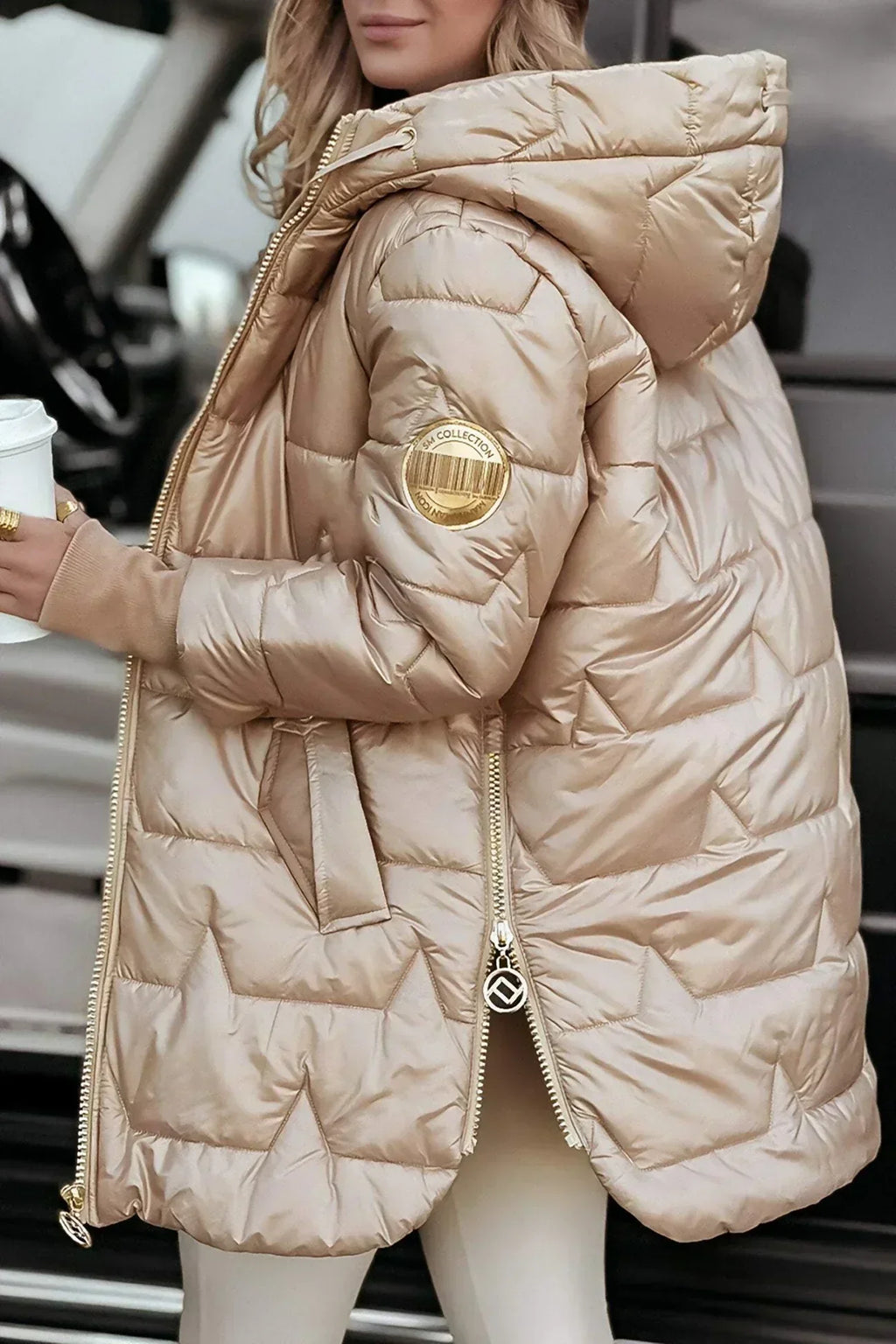Raven™ stylish winter coat by Les Odettes, featuring a sleek design, warm fabric, and a modern fit for cold weather wear.